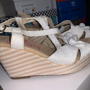 White Wedges